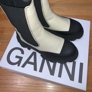 Ganni Mid Chelsea Boots In Oyster Gray